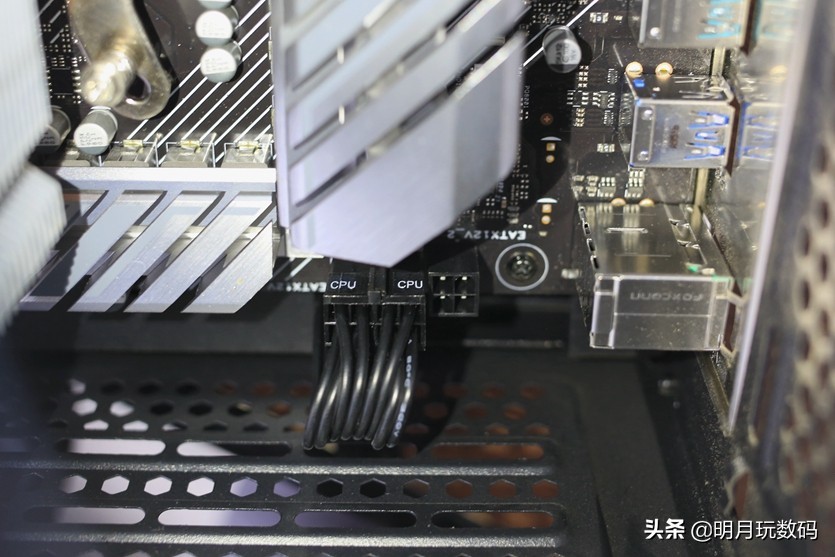 电脑无故重启是固态硬盘坏了吗,电脑无故重启是硬盘坏了么