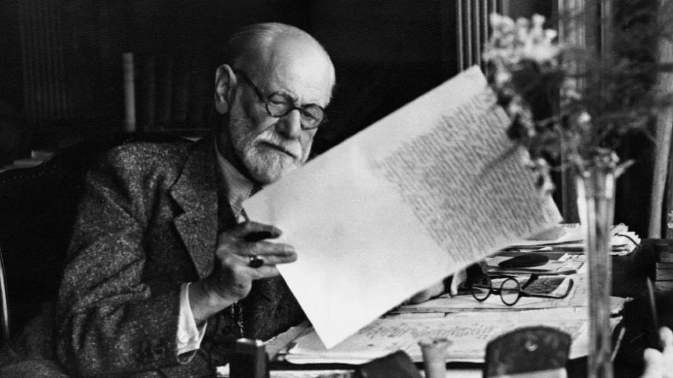 抄袭、造假、吸毒、厌女、制造伪科学、支持法西斯?你所不知道的弗洛伊德