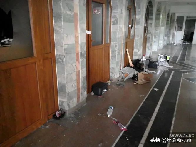 图集|骚乱过后,这还是象征吉国权力中心的“白宫”吗?