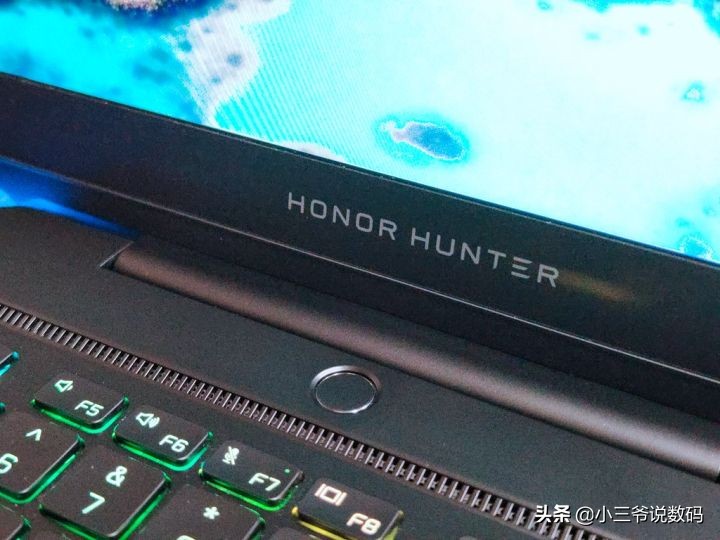 荣耀猎人游戏本v700是高色域的吗,荣耀猎人游戏本v700游戏实测