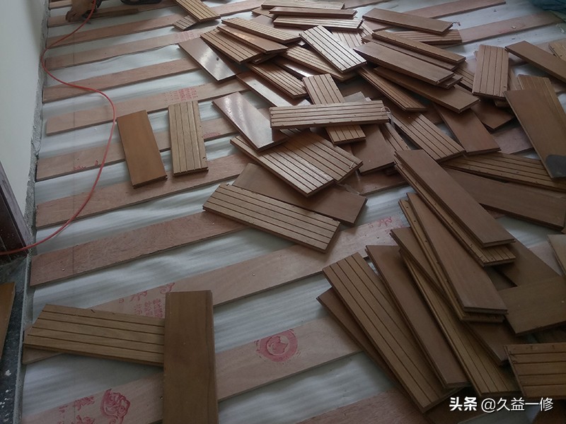 木地板砖裂缝了怎样修补视频,木地板下水泥裂缝用不用修补