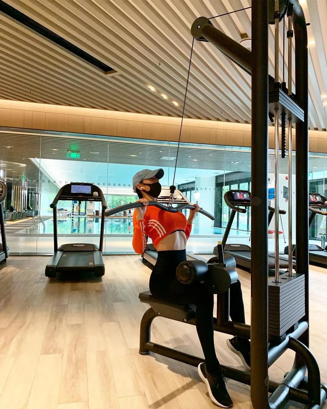 李成敏身材写真照片,拥有魔鬼身材的李成敏