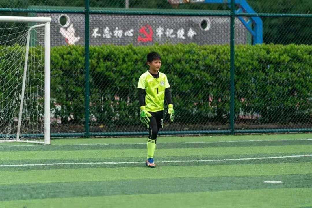 让孩子们自由奔跑和跳跃,让孩子痛快的奔跑