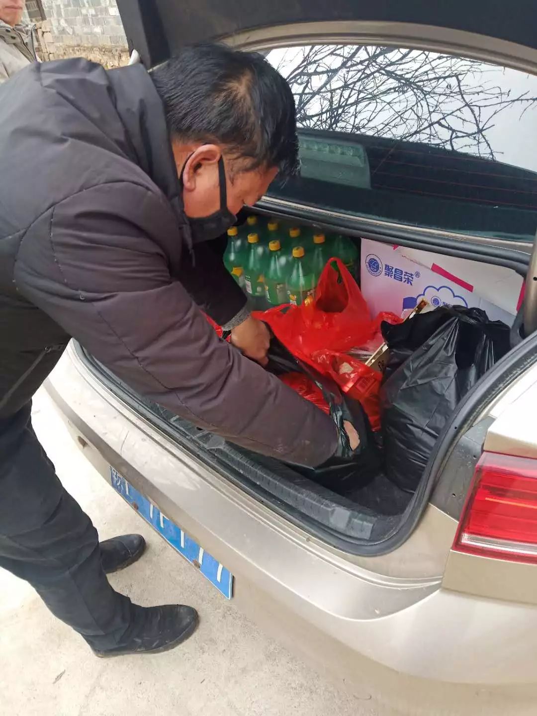 扶贫村抗疫,抗疫路上扶贫忙