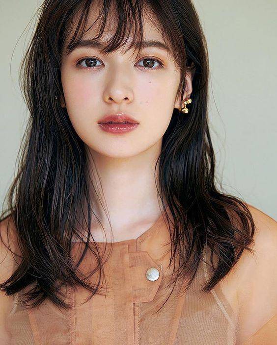 心甘情愿的被“口红经济”套路：口红就是生活的百忧解