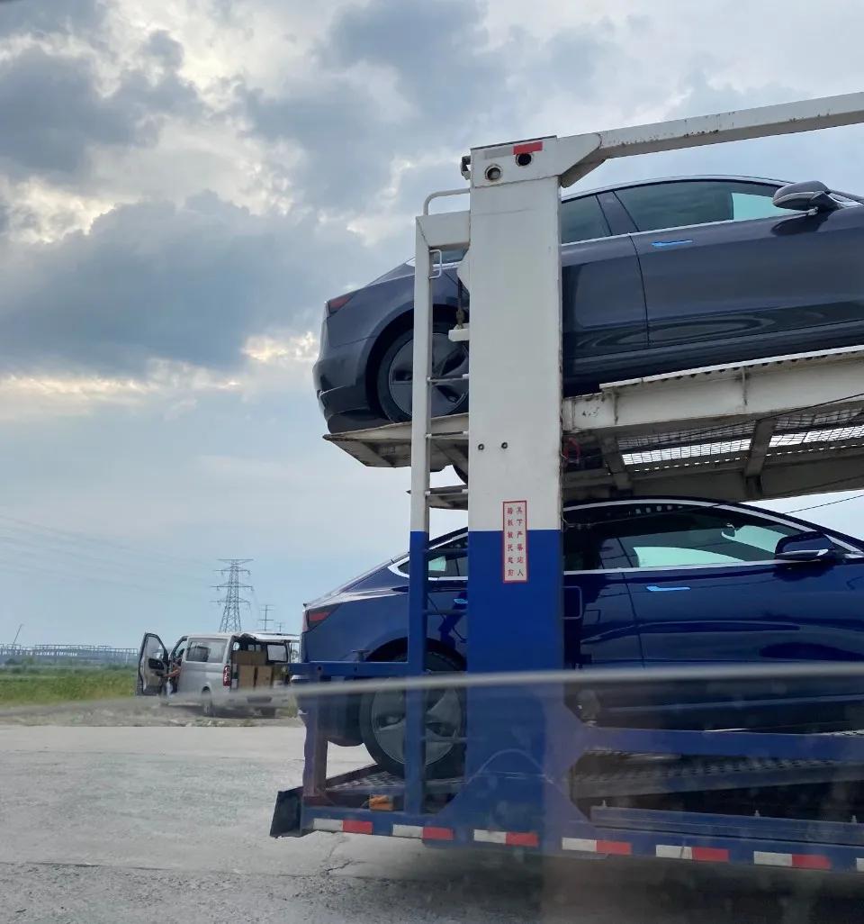 实探上海特斯拉工厂：ModelY两月后或投产，每周200名应聘者涌入