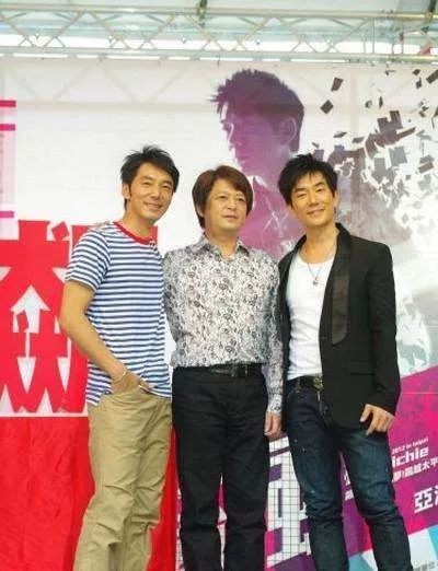 达芙妮40年轮回，充满家族内斗、明星豪门、资本掠食等，一场大戏