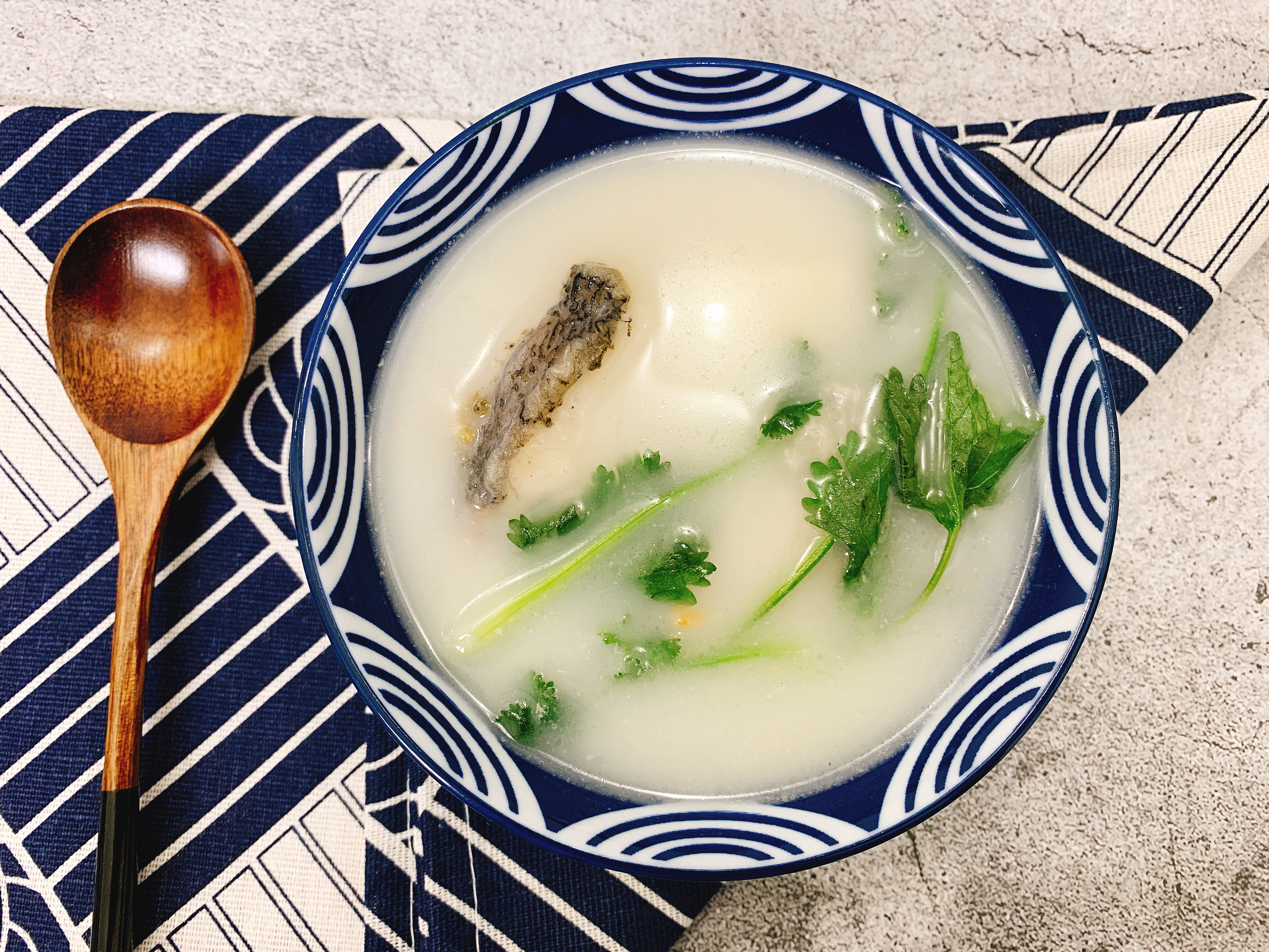 煮鱼头汤豆腐要不要煎,煮鱼头汤时为啥起白沫子