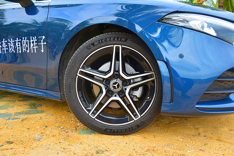 奔驰a200l试驾感受最新,全新奔驰a200l试驾