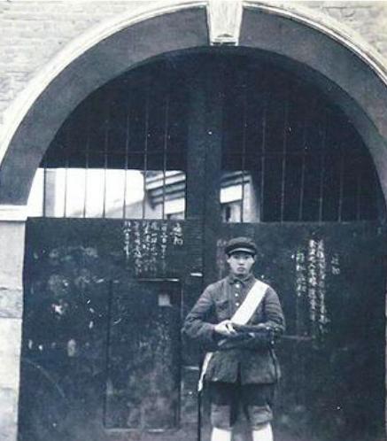 末代皇后死狱中,末代皇后被扔臭水沟后续