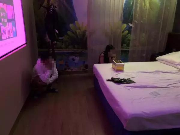 合肥警方凌晨突查娱乐会所,出动4000警力抓捕现场