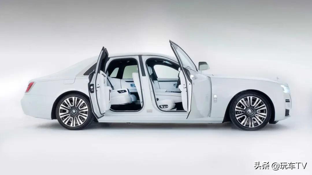 科技爆棚和极致简约奔驰和劳斯莱斯在想啥?