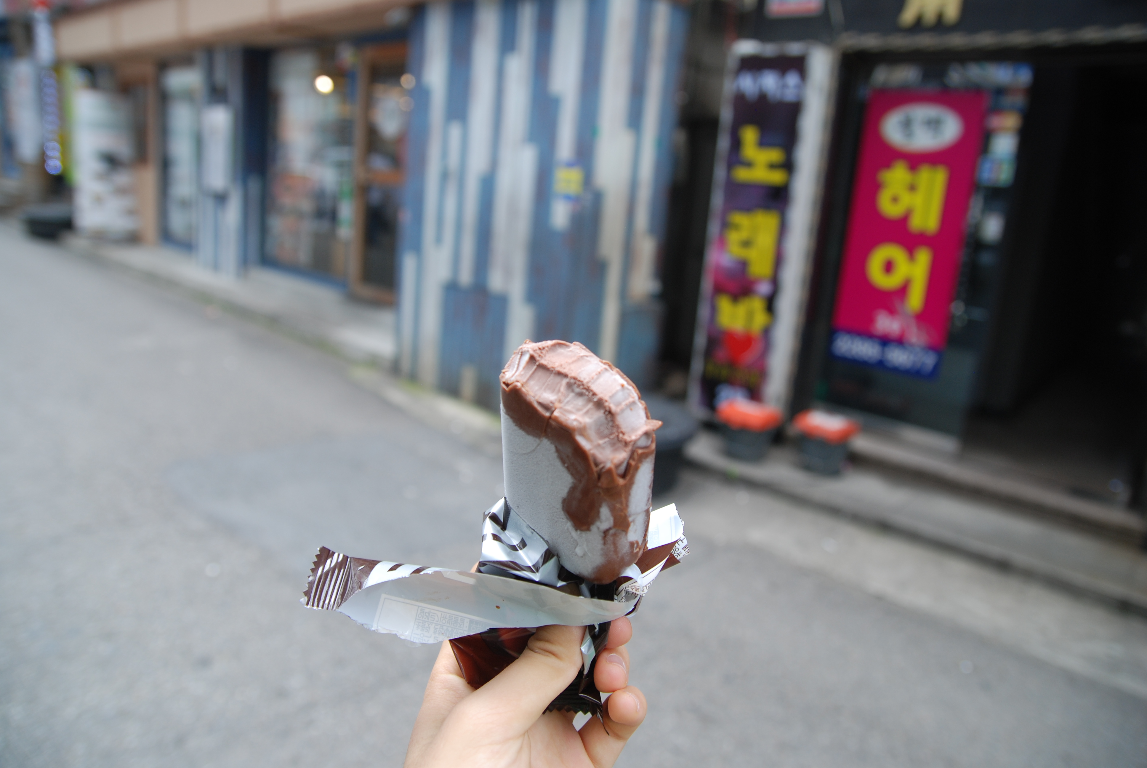 韩国紫菜包饭年糕,韩国美食一条街紫菜饭