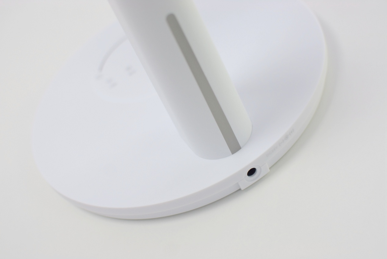 国家A*级A**标准，保护眼睛就选孩视宝全光谱台灯