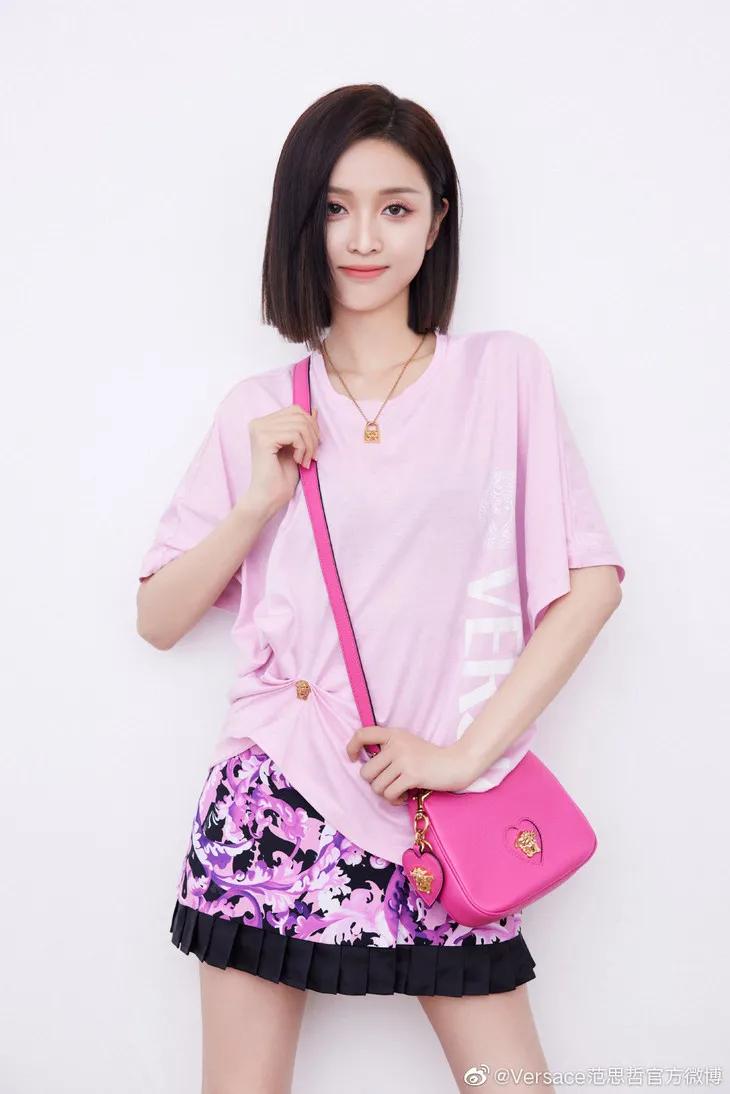 三里屯偶遇大幂幂,杨幂和闺蜜在三里屯逛街遭搭讪