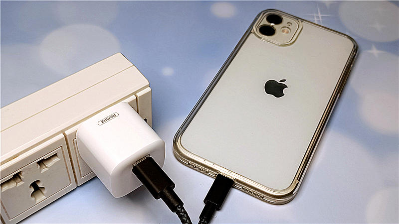 睿量35w双c口氮化镓充电器测评,remax20w氮化镓充电器评测