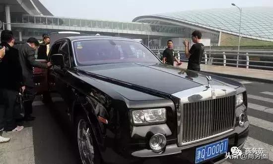 看完权健老总浮夸炫富日常，也是各种“夸大宣传”……