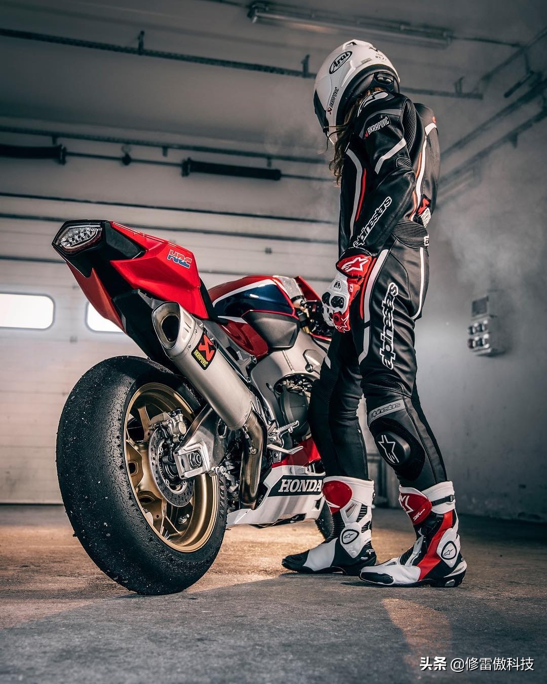 ak天蝎排气是什么类型,akrapovic天蝎排气