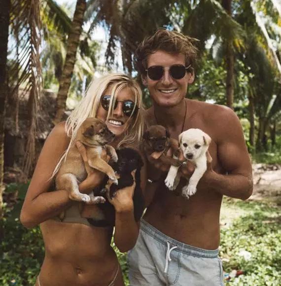 一个清洁工拍的照片一张卖6万，把美女娶回了家