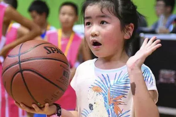 姚明女儿身高最新数据,姚明女儿现在真实身高