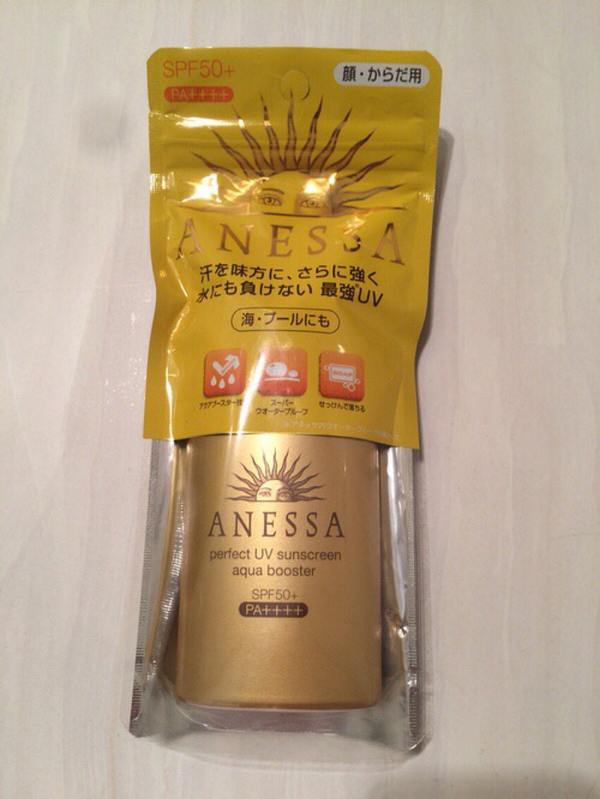 安耐晒是粉瓶好用还是金瓶好用,安耐晒清爽的还是滋润的好