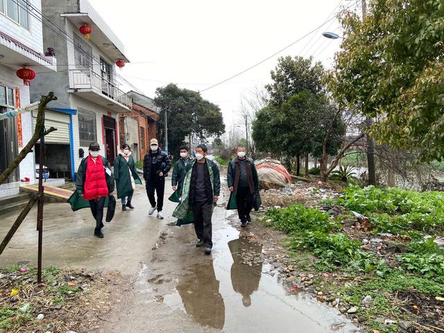 “一末代十杂,烧火带引伢”——记洪湖市戴家场镇社区主任胡广标