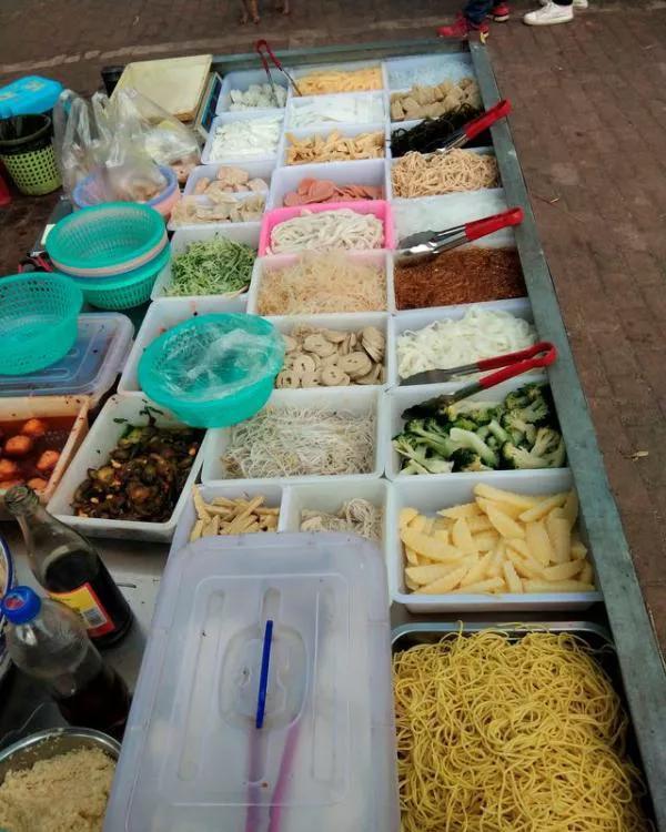 摆地摊赚钱的10个技巧,马上快过年了摆地摊卖点啥赚钱