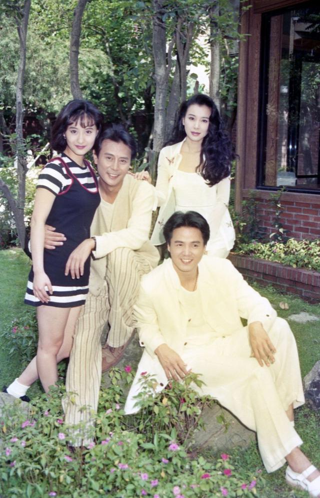 从琼瑶小生到百亿大亨，前妻自杀未遂，现妻生下2个试管婴儿