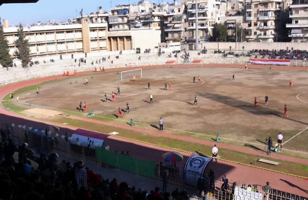 14亿人暴怒的比赛！国足绝望19秒：散步、看戏、中场任人*躏蹂**