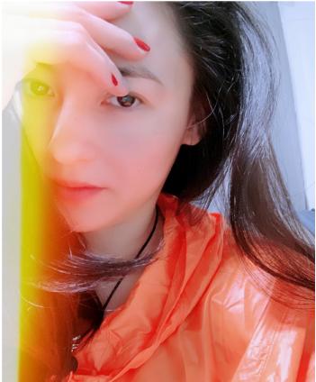 张柏芝三胎身材仍火辣，揭露娱乐圈产后恢复秘籍