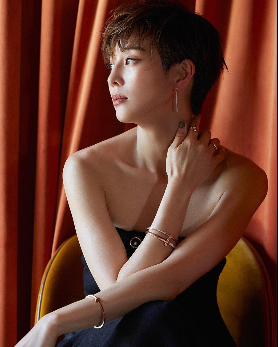 卡地亚经典款Love系列满天星手镯,十大名牌卡地亚手镯