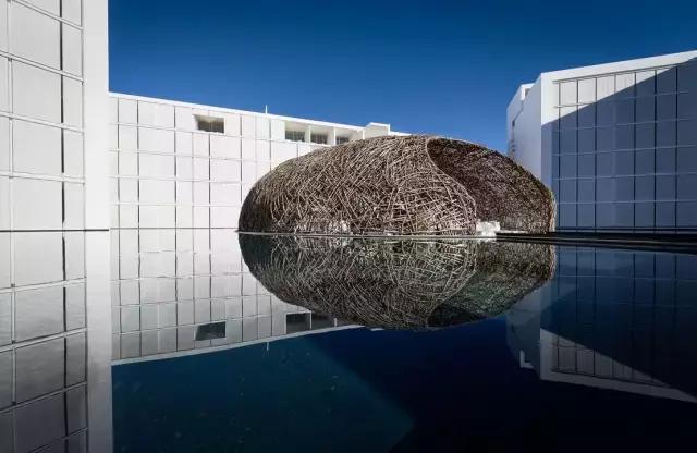 这家禁欲风的“情趣酒店”,开了灯后……嗨爆了