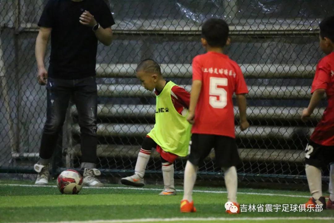 快乐童年，足球相伴！——震宇足球俱乐部“超级比赛日”精彩瞬间