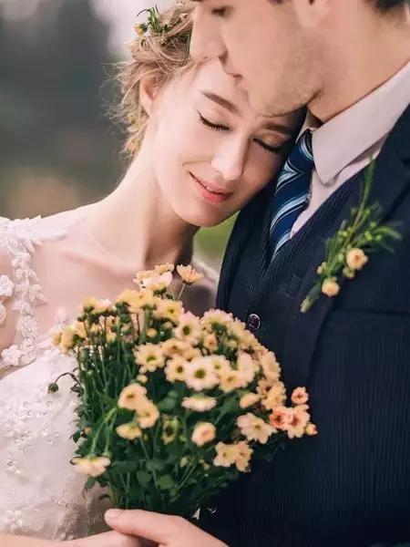 主持人主持婚礼全过程,婚礼主持人怎么样的比较好