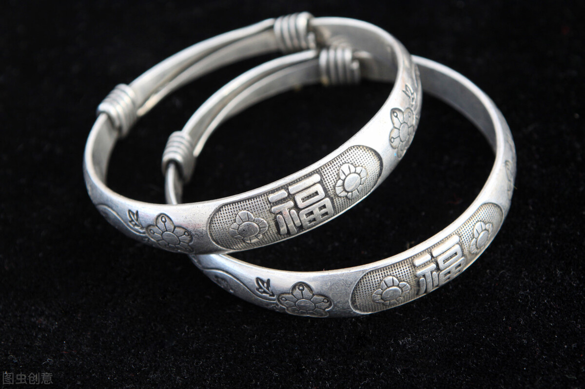 足金跟银饰一起佩戴,佩戴银饰有什么讲究禁忌