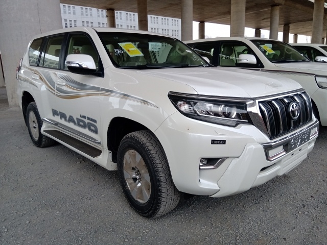 2022丰田新款越野suv大七座,丰田霸道suv越野4驱2020款