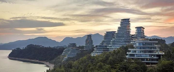 许家印建的最好看的大楼,许家印全球化造型