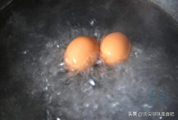 酥香肉溏心蛋在家也能做，原料简单，做出来很高级，关键步骤在这