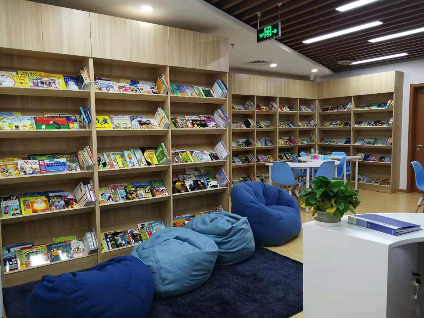 花几万元上英语精读课，不如尝试一下这套书