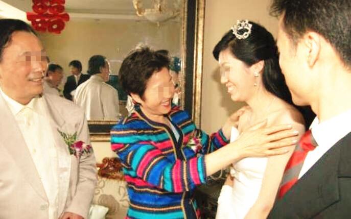 婆婆送儿媳项链怎么发朋友圈,儿媳送婆婆项链怎么发朋友圈