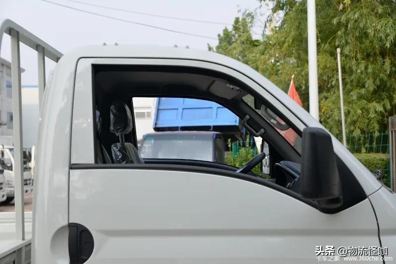 凯马锐航x3柴油版单排小货车3米98,凯马锐航x33.6单排栏板多少钱