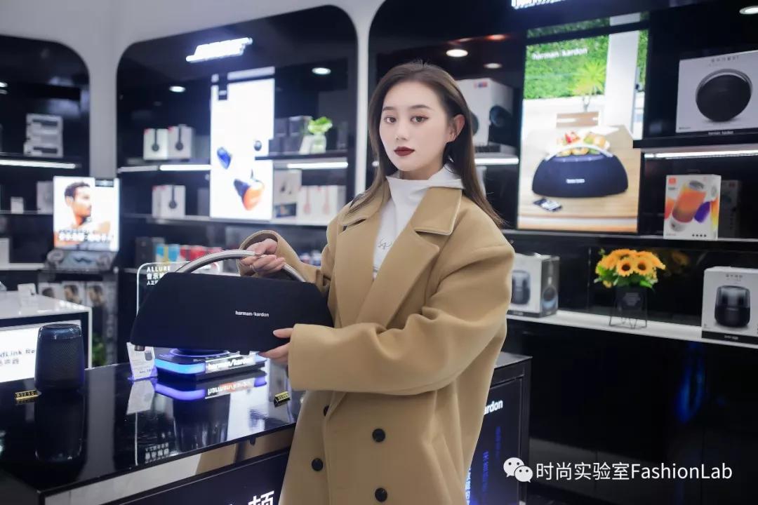 送对年终礼物是当代青年的社交核*器武**