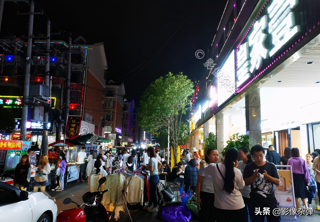 长沙大学城新开的小吃街,长沙美食推荐必吃小吃街湖南大学