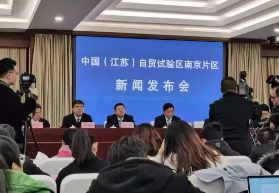 南京虹悦城旁复式商品房,南京虹悦城附近房源