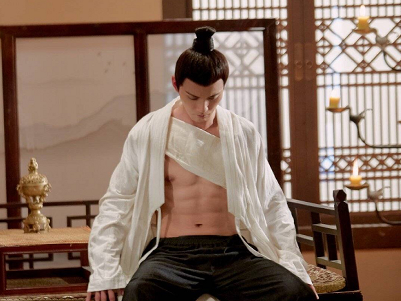 徐正溪拼接牛仔马甲,徐正溪穿搭图片