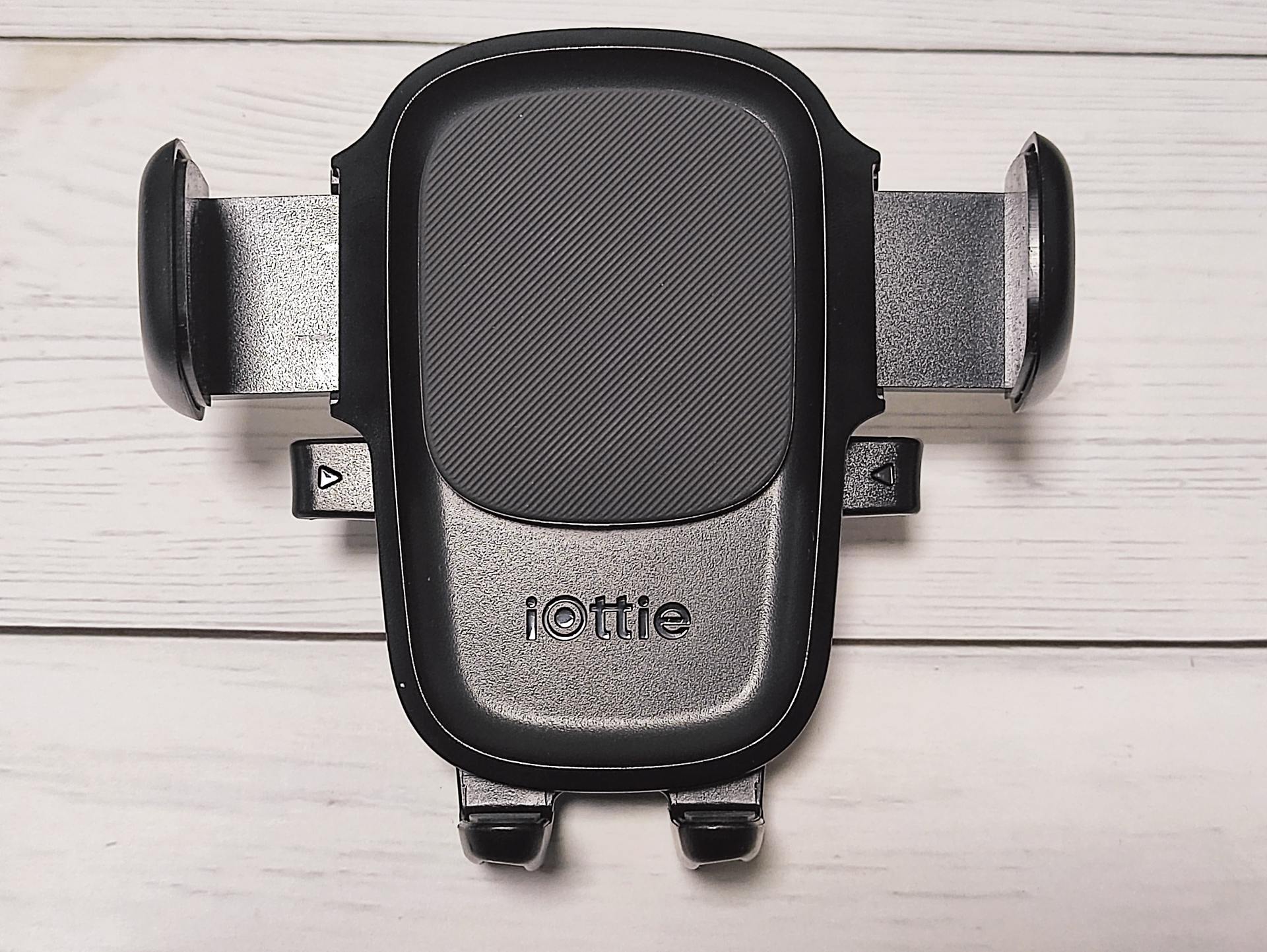 iottie支架评测,iottie车载支架宝马