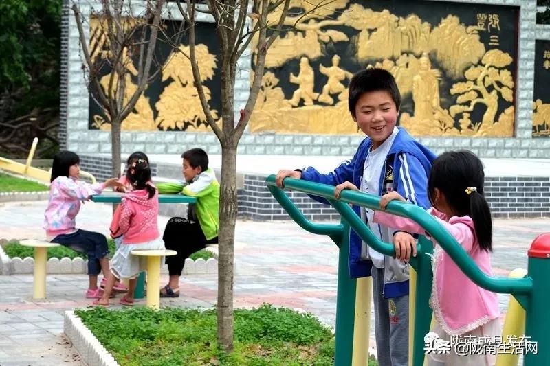 我叫成县，这是我2019年的自拍照