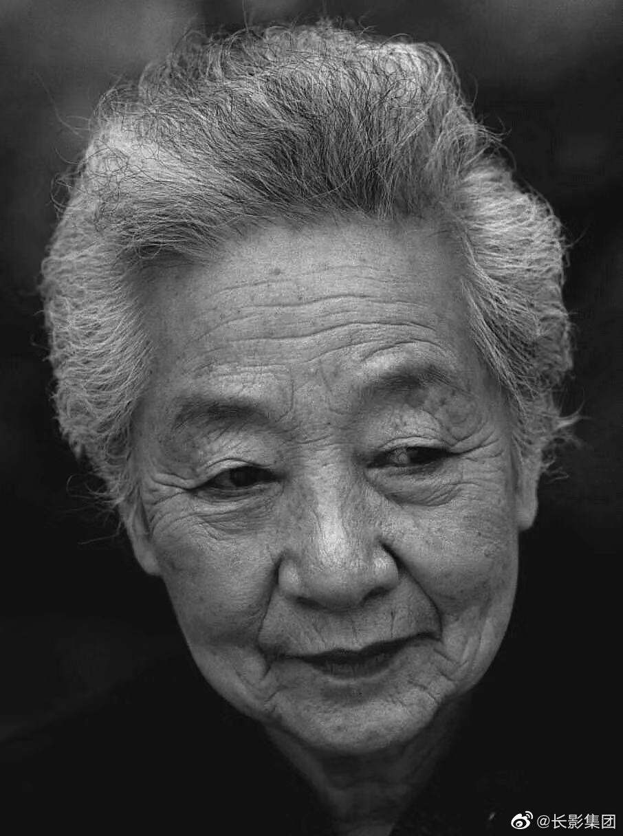 田壮壮母亲去世！生前抗癌42年，受疫情影响，后事从简