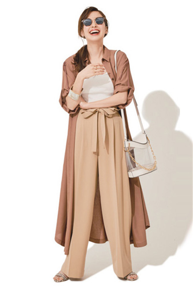 阔腿米色裤子穿搭高级感,有些女孩子好会穿衣服