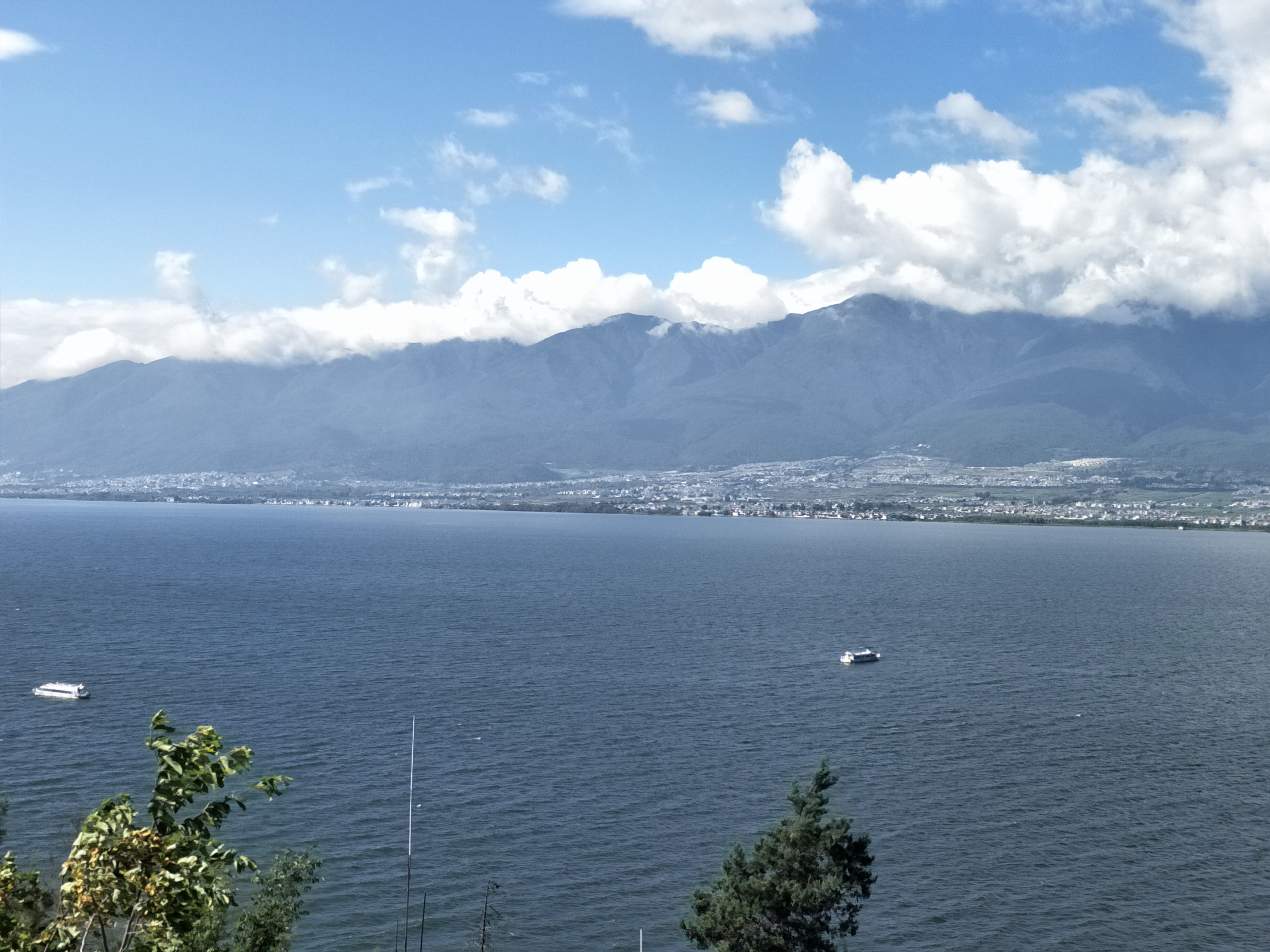 云南旅游自由行还是跟团好,云南旅游跟团好还是自由行好